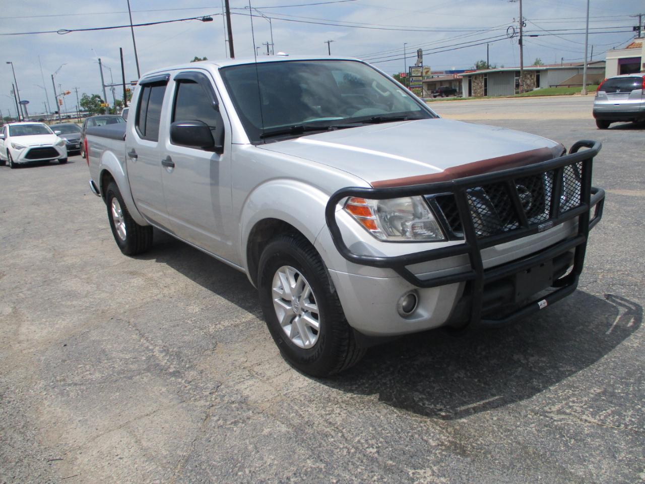 Nissan Frontier 2WD Crew Cab SWB Auto SV 2015