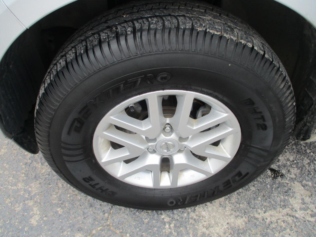 Nissan Frontier 2WD Crew Cab SWB Auto SV 2015