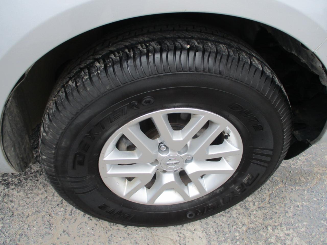 Nissan Frontier 2WD Crew Cab SWB Auto SV 2015