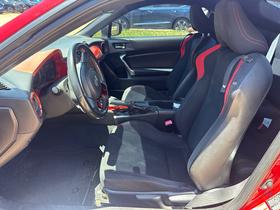 Scion FR-S 2dr Cpe Man (Natl) 2013