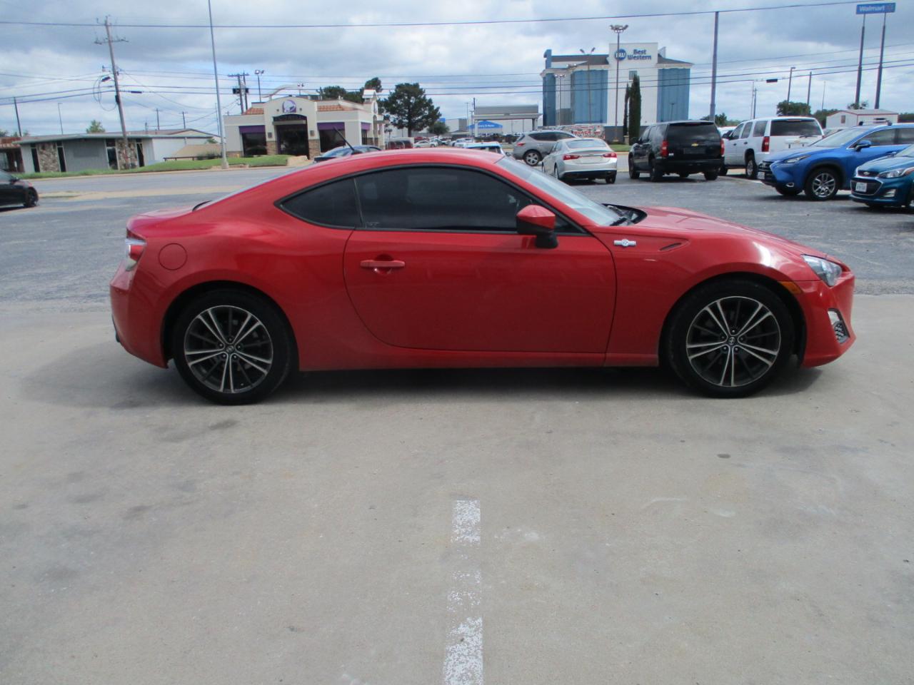 Scion FR-S 2dr Cpe Auto (Natl) 2013