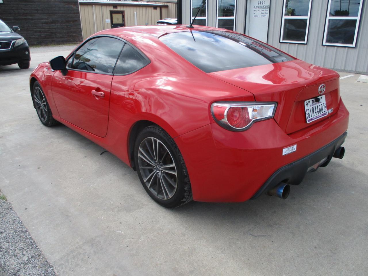 Scion FR-S 2dr Cpe Auto (Natl) 2013