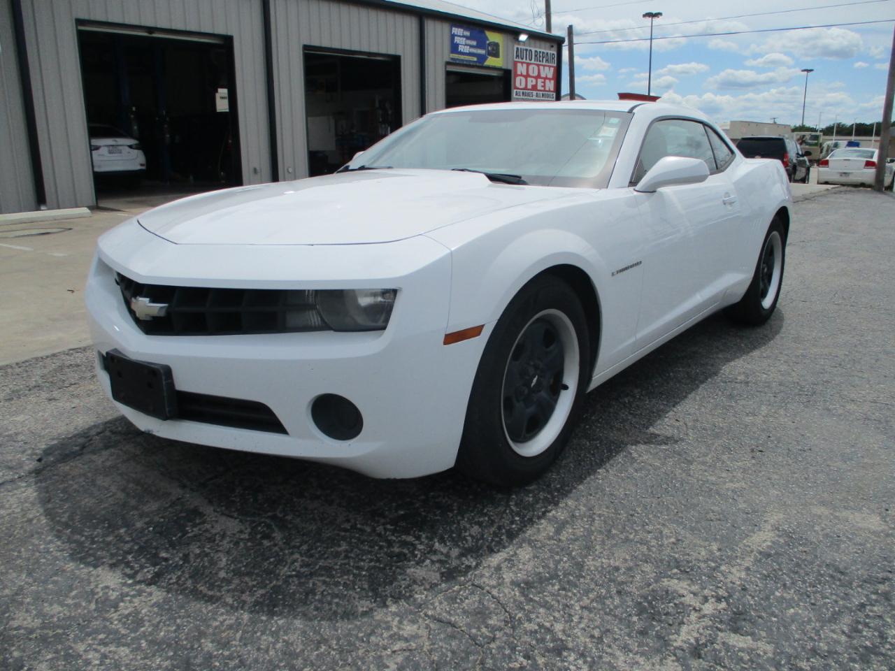2013 Chevrolet Camaro 2dr Cpe LS w/2LS