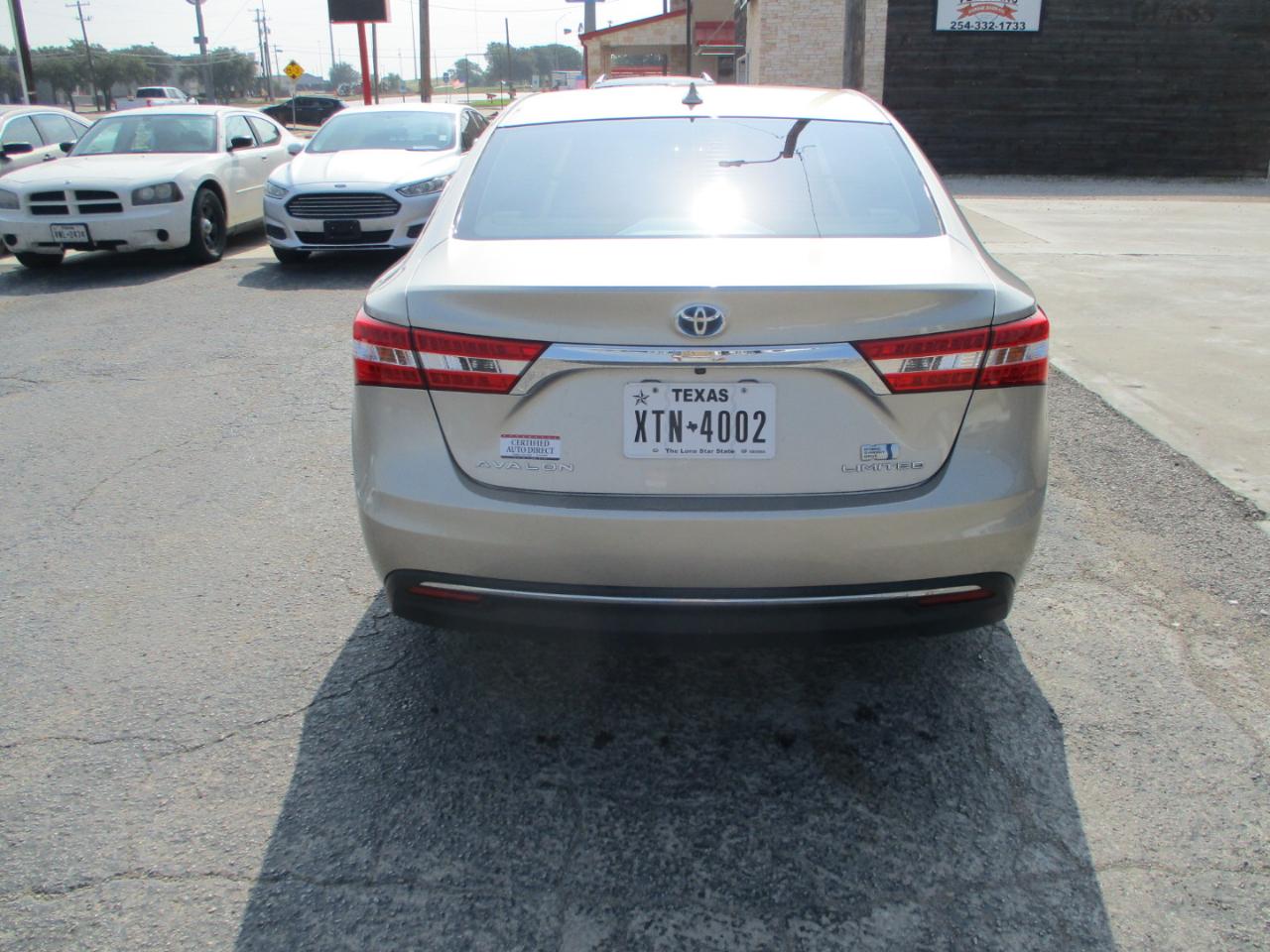 Toyota Avalon Hybrid 4dr Sdn XLE Premium (Natl) 2013