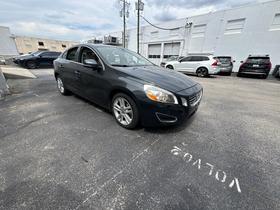 Volvo S60 4dr Sdn T5 FWD 2013