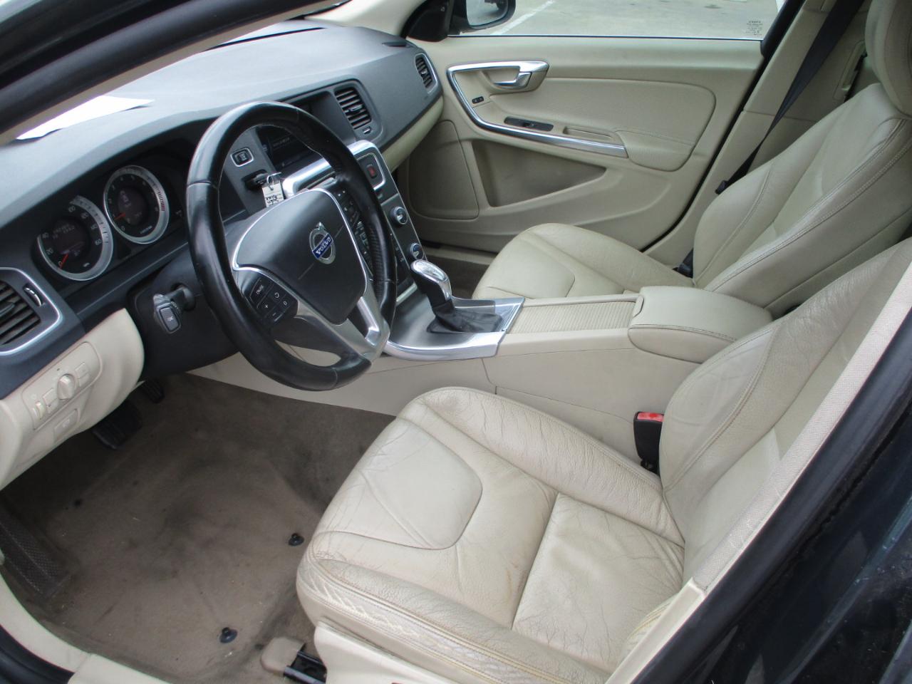 Volvo S60 4dr Sdn T5 FWD 2013