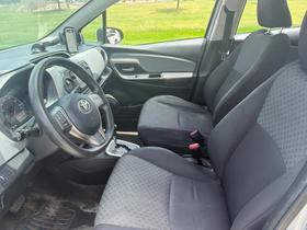 Toyota Yaris 5dr Liftback Auto LE (Natl) 2015
