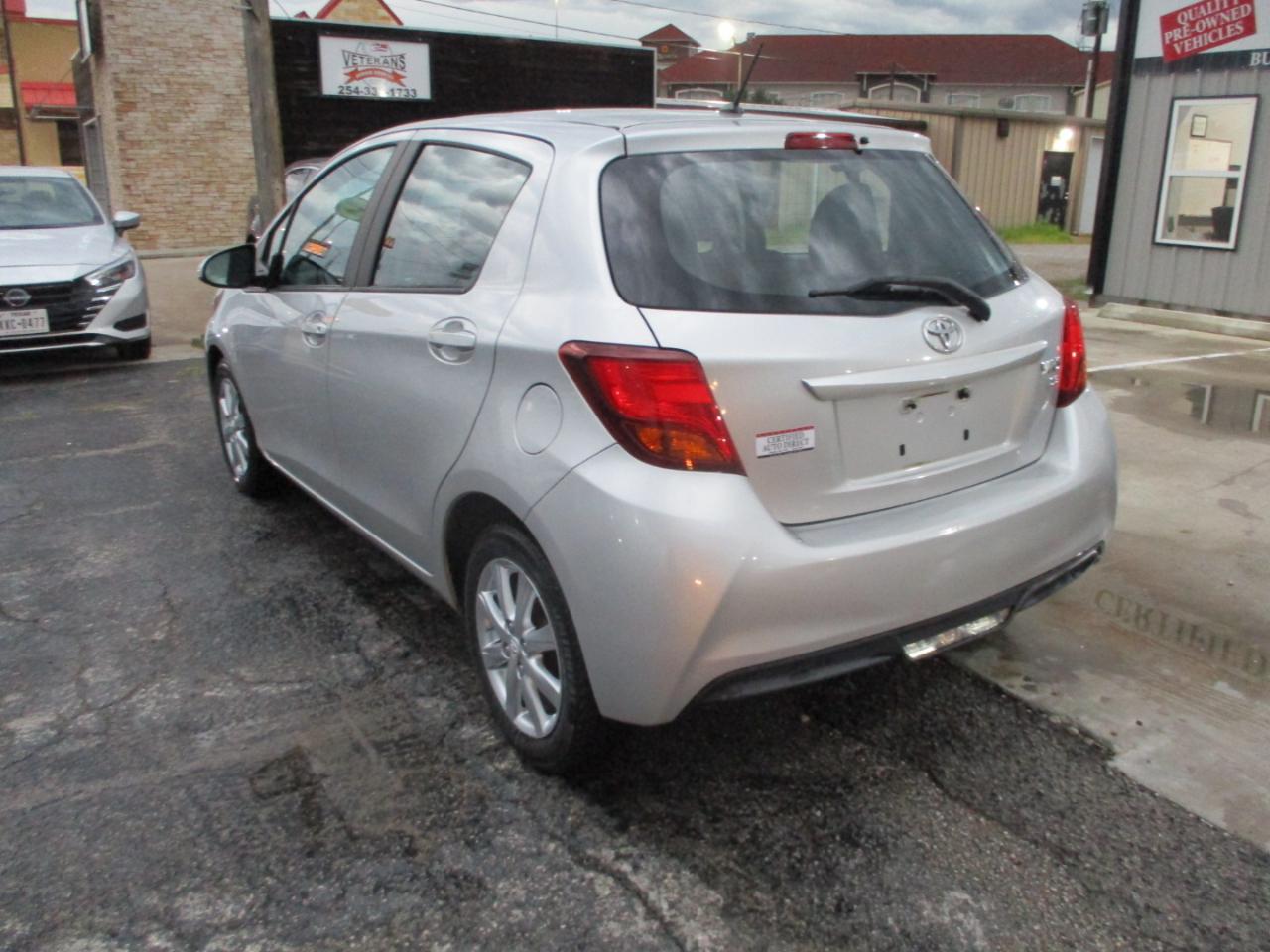 Toyota Yaris 5dr Liftback Auto LE (Natl) 2015