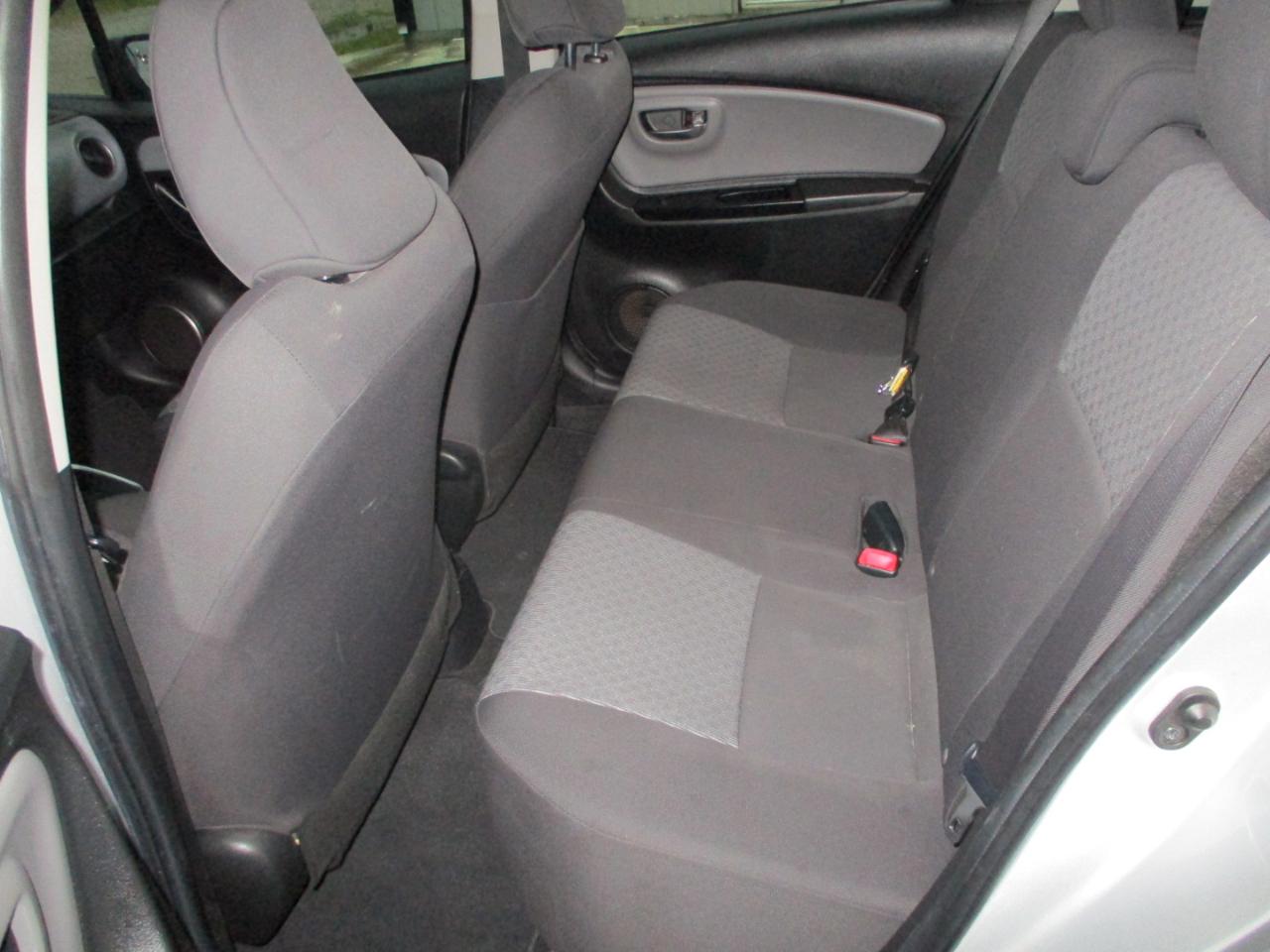 Toyota Yaris 5dr Liftback Auto LE (Natl) 2015