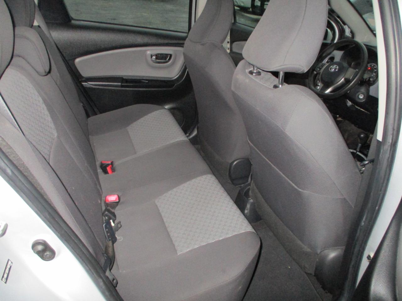 Toyota Yaris 5dr Liftback Auto LE (Natl) 2015