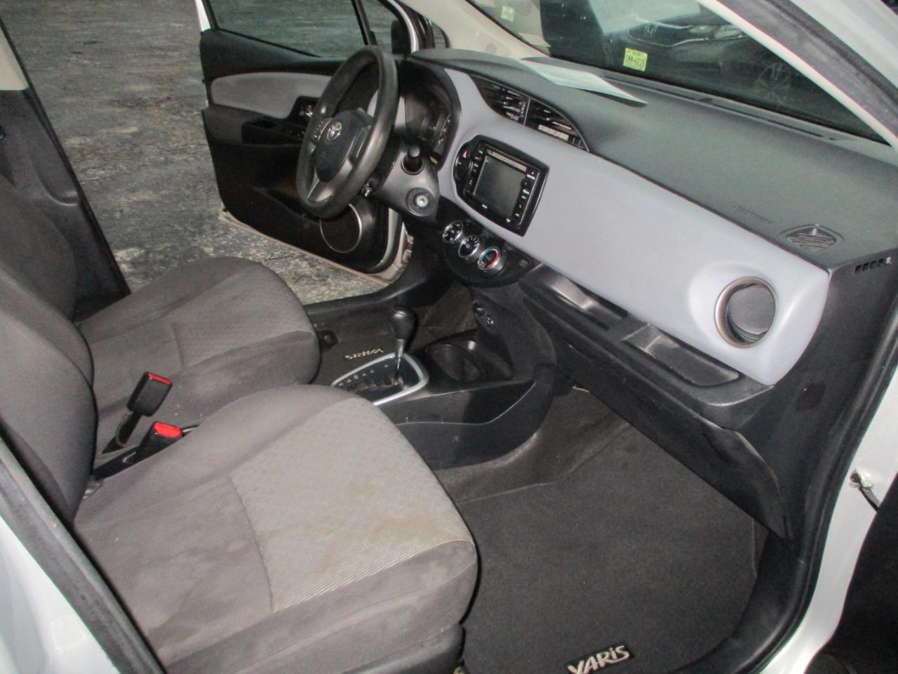 Toyota Yaris 5dr Liftback Auto LE (Natl) 2015
