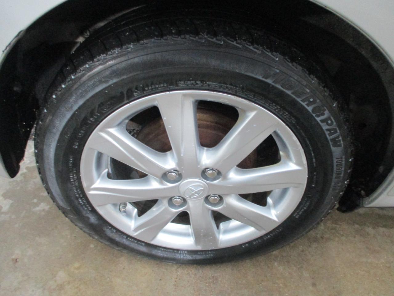 Toyota Yaris 5dr Liftback Auto LE (Natl) 2015