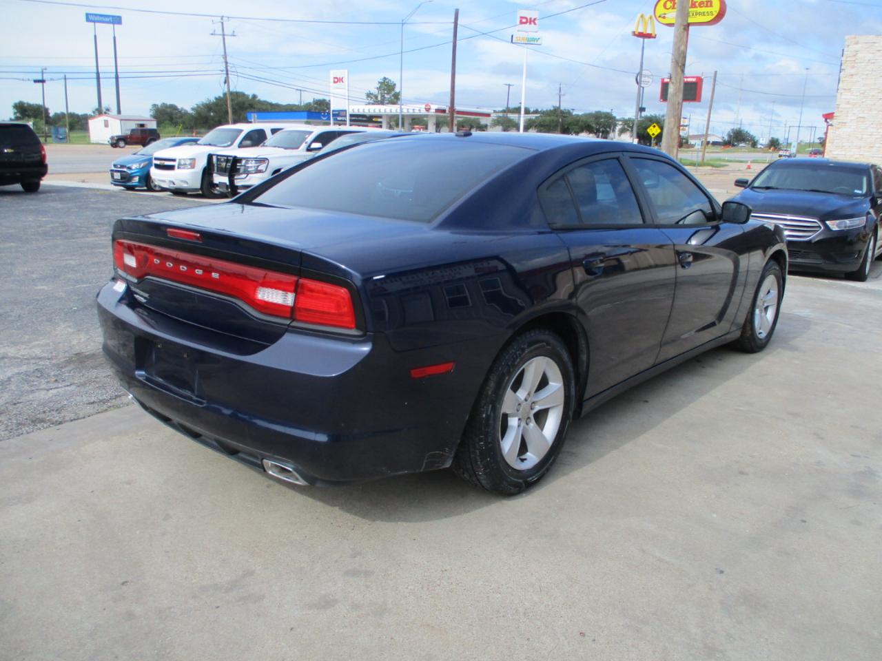 Dodge Charger 4dr Sdn SE RWD 2014
