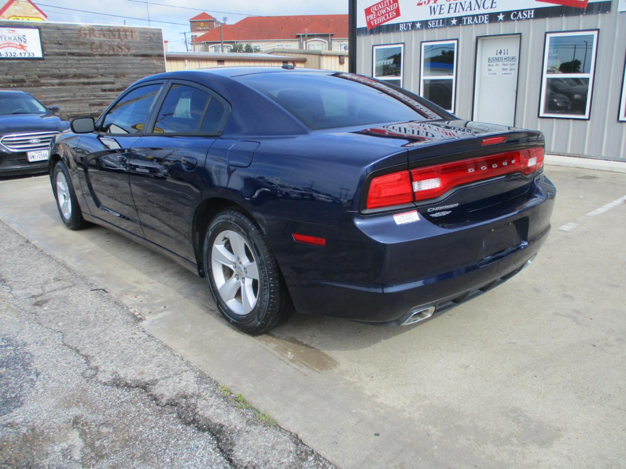 Dodge Charger 4dr Sdn SE RWD 2014