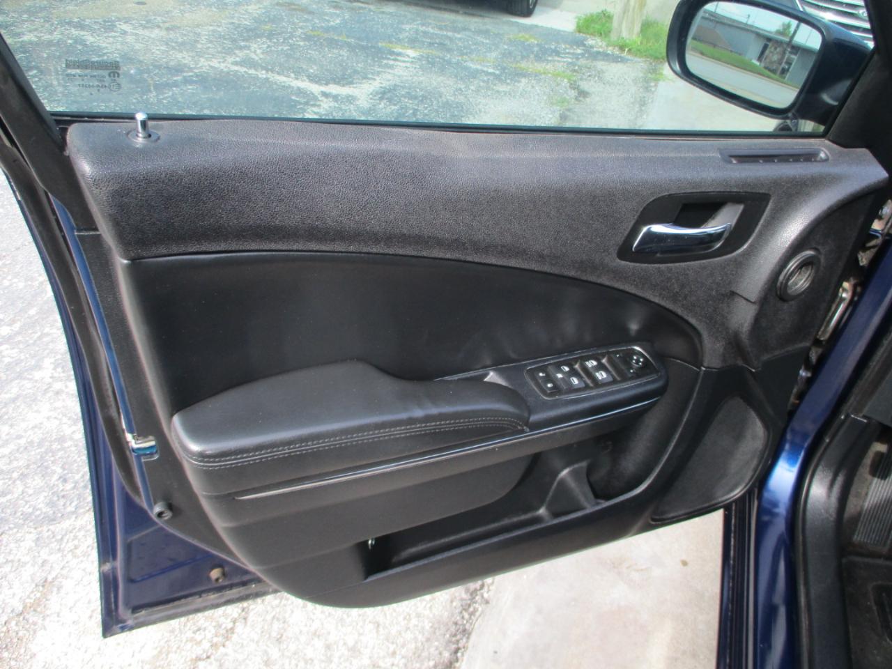 Dodge Charger 4dr Sdn SE RWD 2014