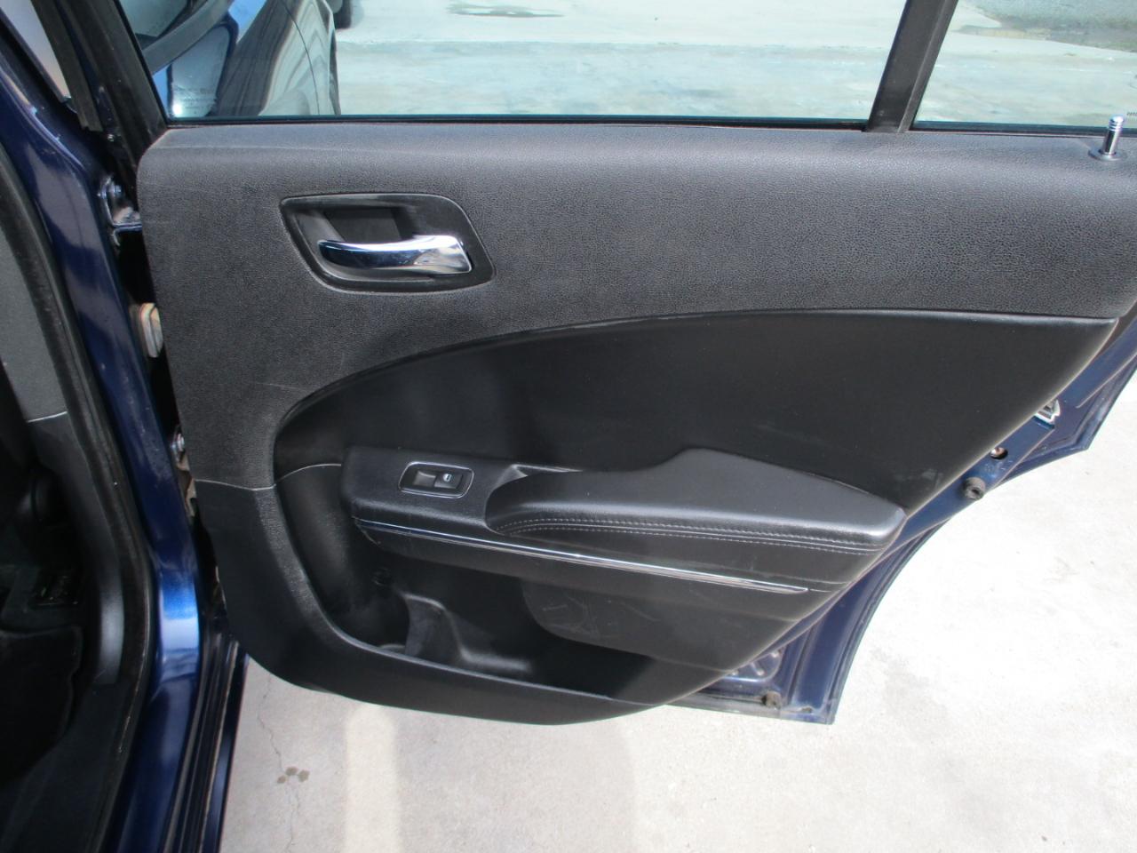 Dodge Charger 4dr Sdn SE RWD 2014