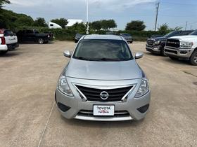Nissan Versa Sedan  2019