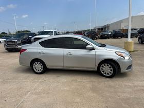 Nissan Versa Sedan  2019