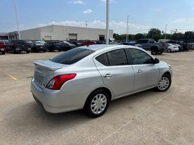 Nissan Versa Sedan  2019