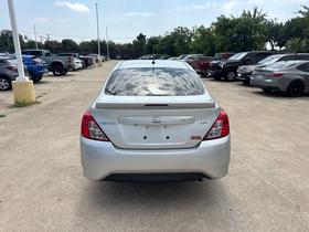 Nissan Versa Sedan  2019