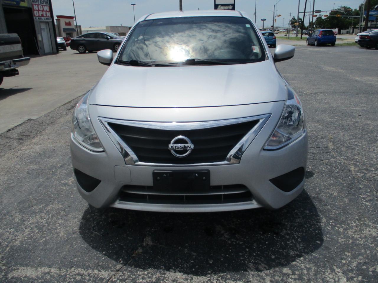 Nissan Versa Sedan  2019