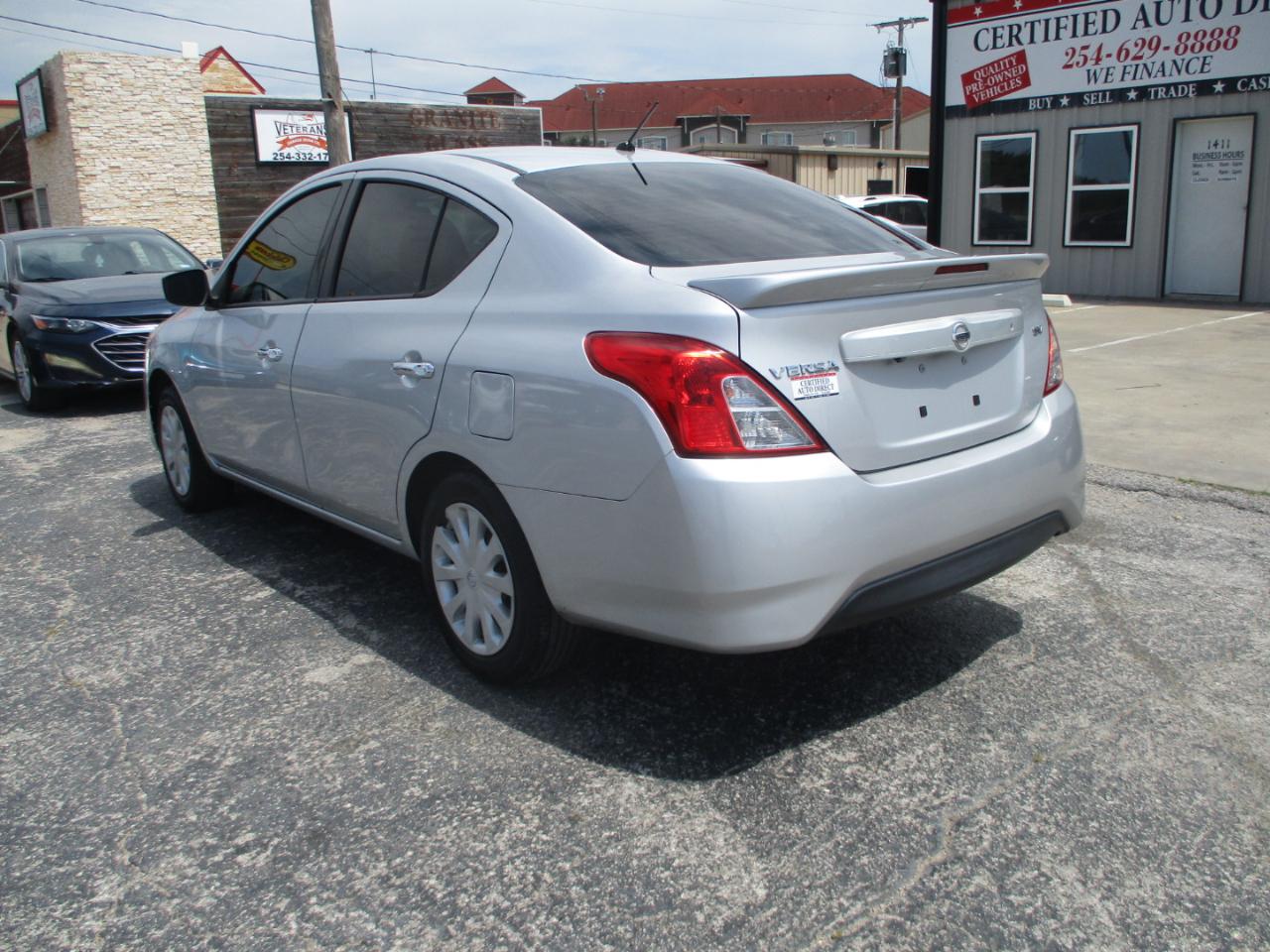 Nissan Versa Sedan  2019