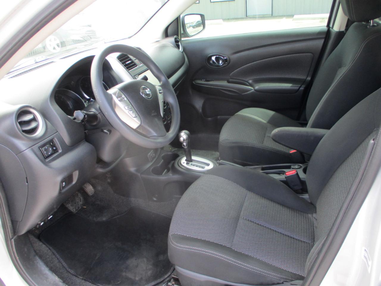Nissan Versa Sedan  2019