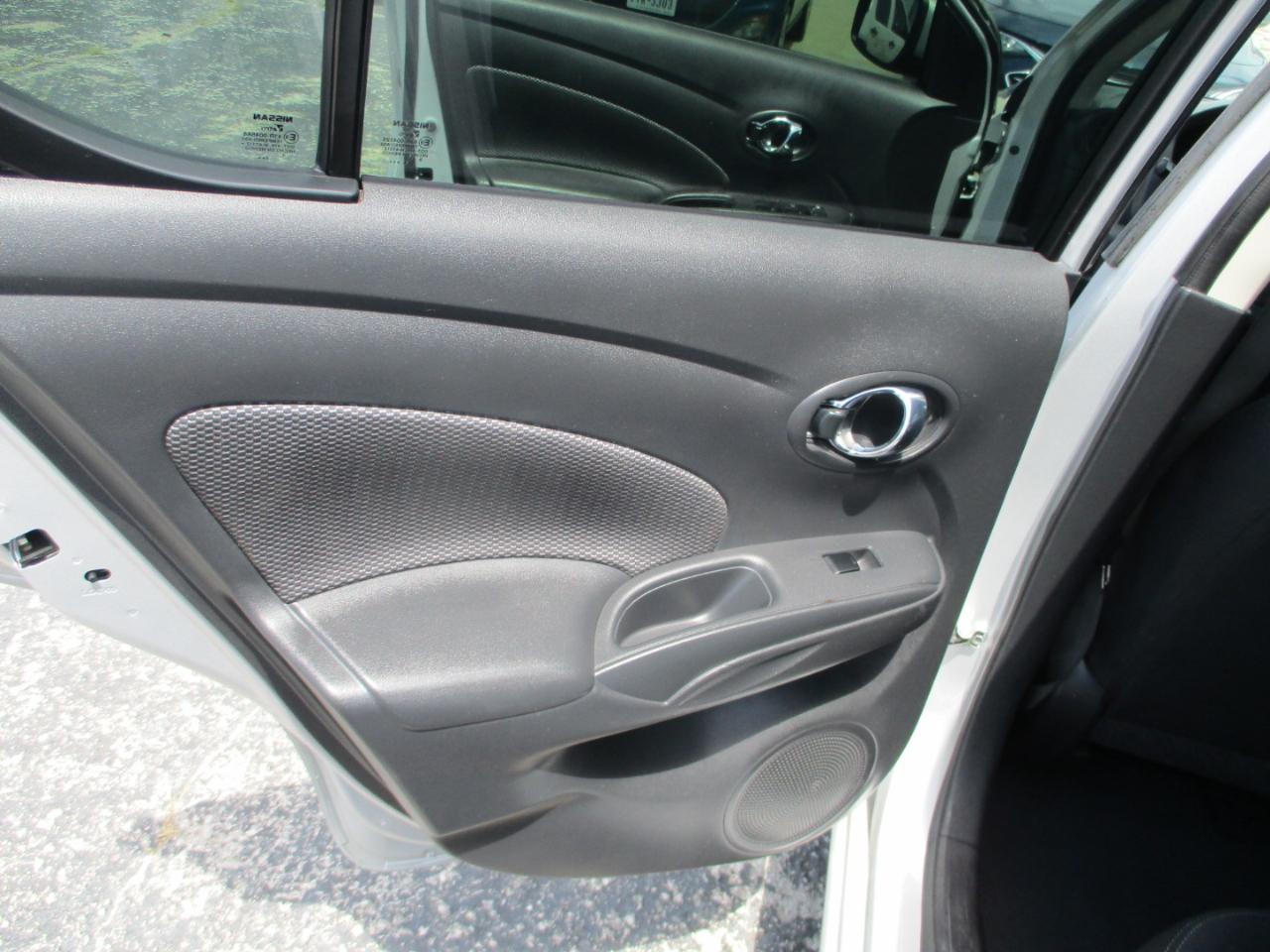 Nissan Versa Sedan  2019