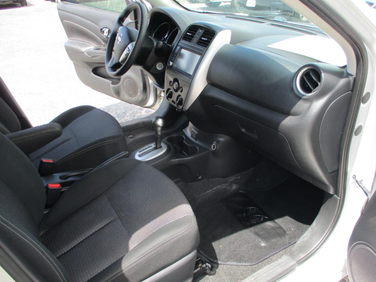 Nissan Versa Sedan  2019