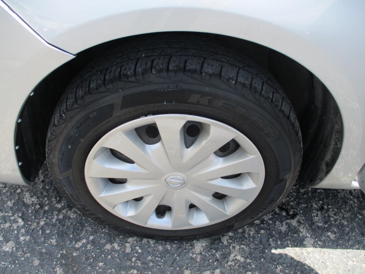 Nissan Versa Sedan  2019