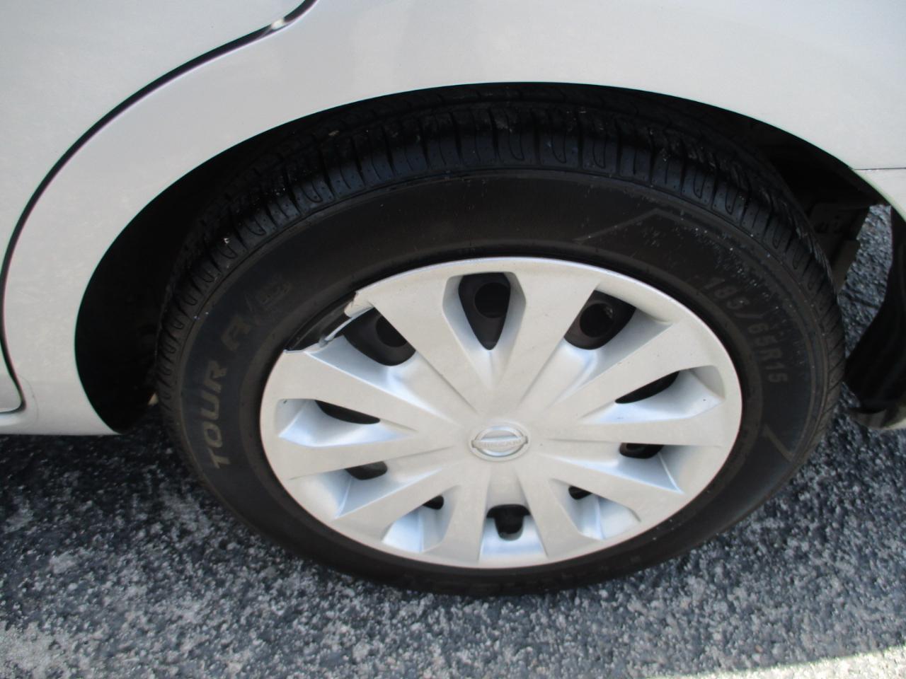Nissan Versa Sedan  2019