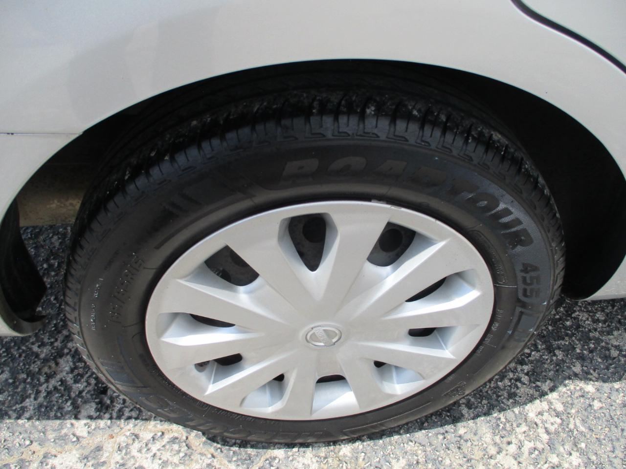 Nissan Versa Sedan  2019