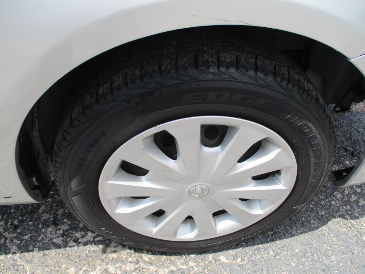 Nissan Versa Sedan  2019