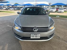 Volkswagen Passat 4dr Sdn 2.5L Auto Wolfsburg Edition PZEV 2013