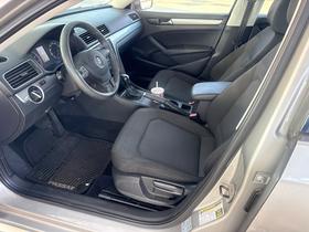 Volkswagen Passat 4dr Sdn 2.5L Auto Wolfsburg Edition PZEV 2013