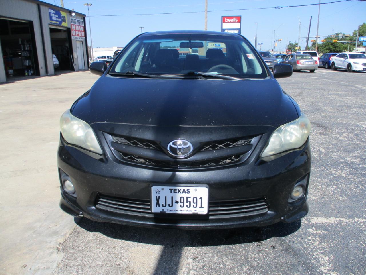 Toyota Corolla 4dr Sdn Auto LE Special Edition (Natl) 2013