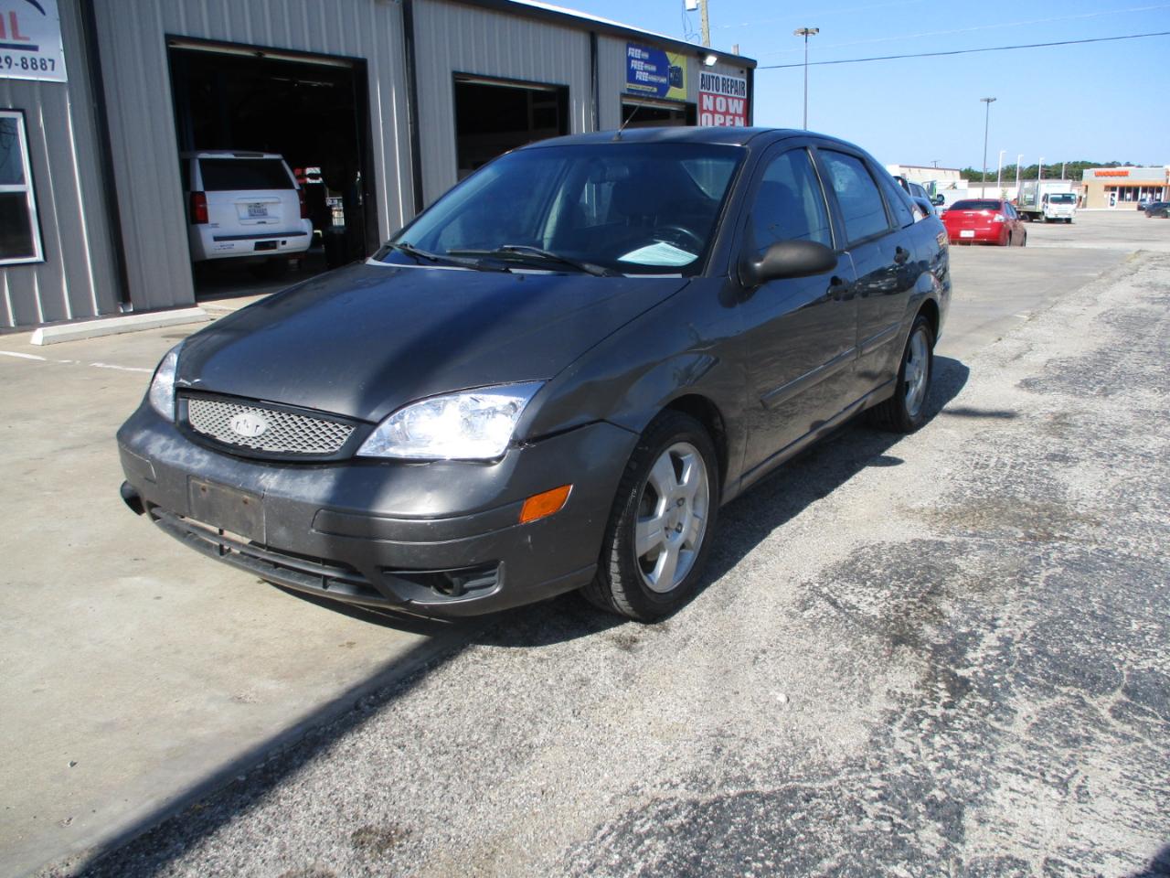 Ford Focus 4dr Sdn ZX4 SES 2006