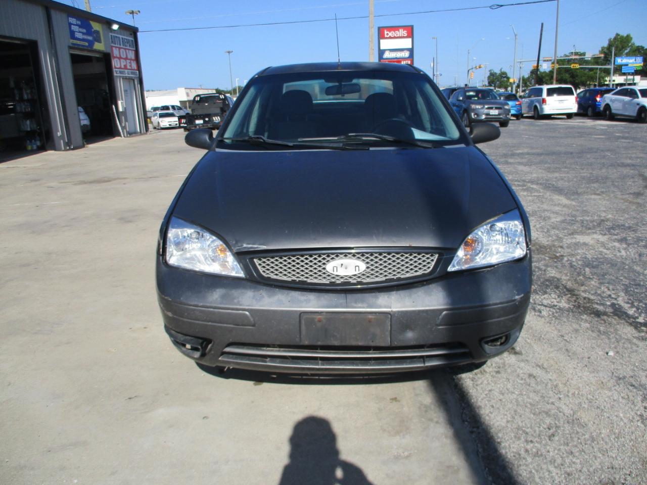 Ford Focus 4dr Sdn ZX4 SES 2006