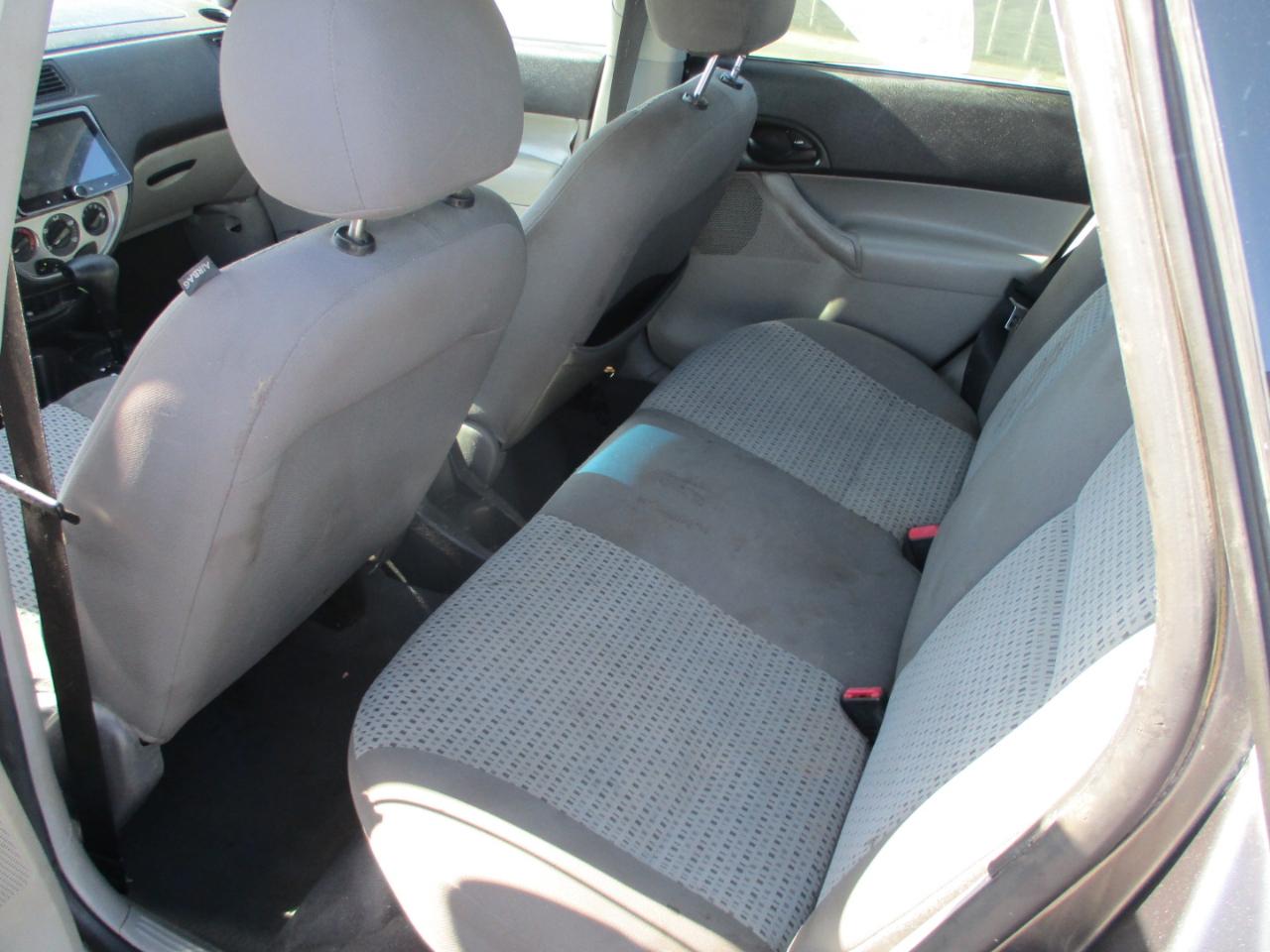 Ford Focus 4dr Sdn ZX4 SES 2006