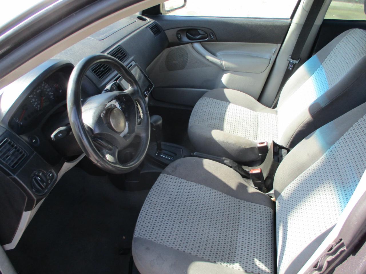 Ford Focus 4dr Sdn ZX4 SES 2006