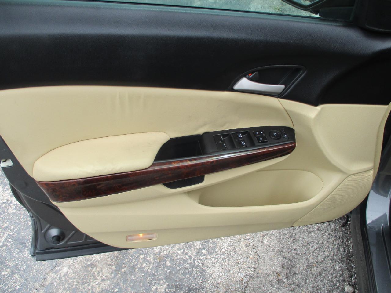 Honda Crosstour 2WD V6 5dr EX 2012
