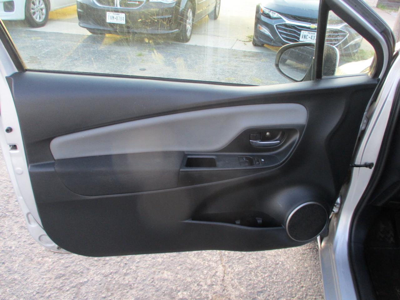 Toyota Yaris 3dr Liftback Auto LE (Natl) 2015