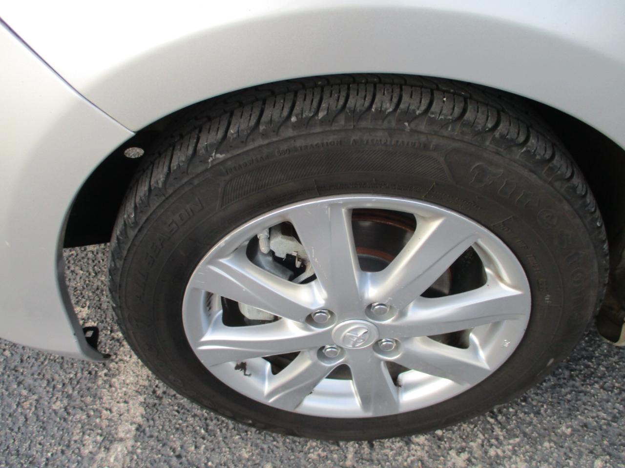 Toyota Yaris 3dr Liftback Auto LE (Natl) 2015