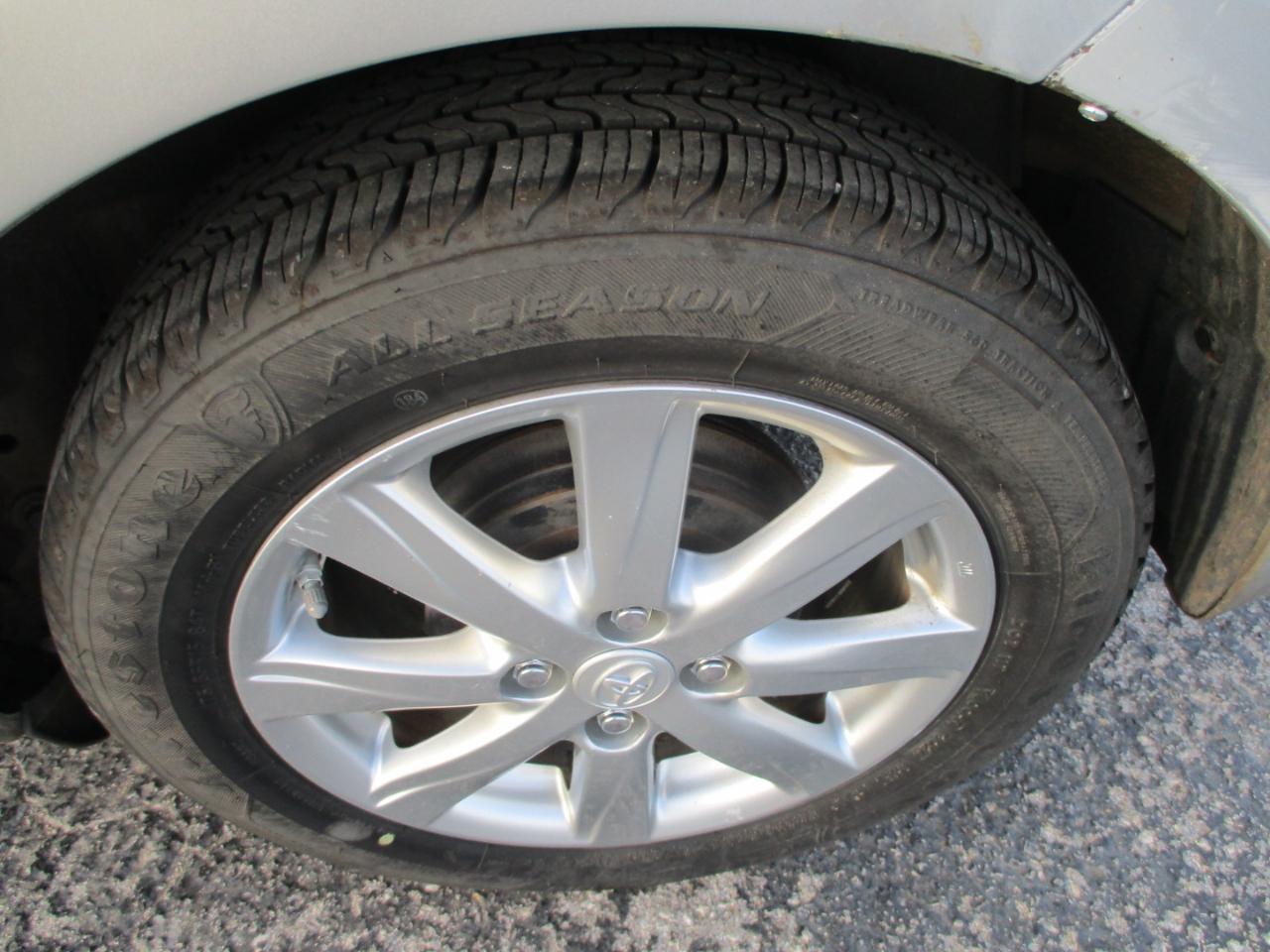Toyota Yaris 3dr Liftback Auto LE (Natl) 2015