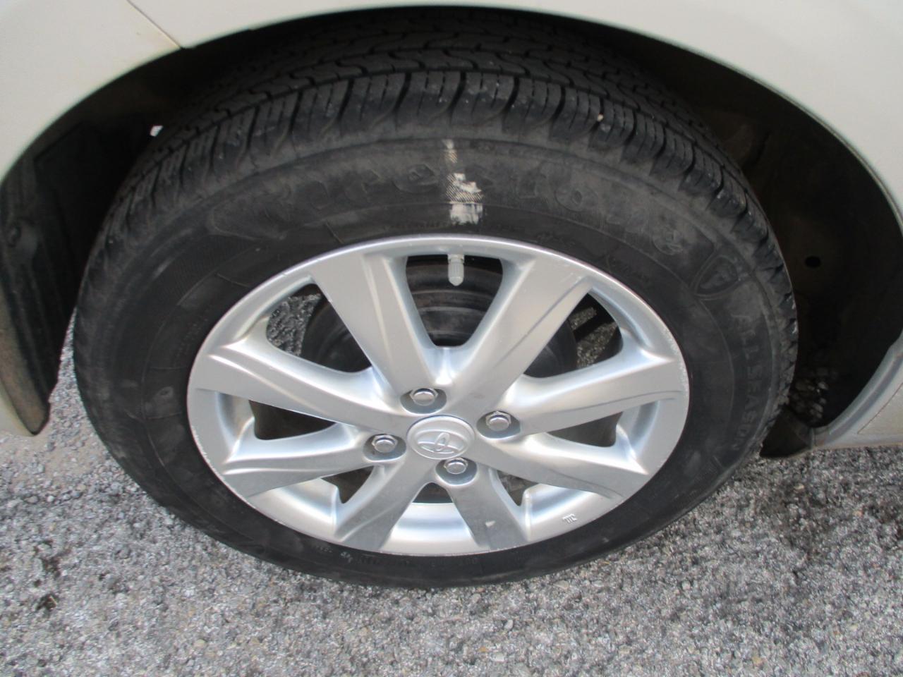 Toyota Yaris 3dr Liftback Auto LE (Natl) 2015