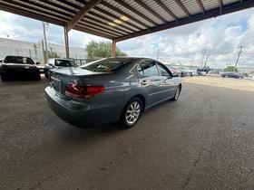 Lexus ES 330 4dr Sdn 2005