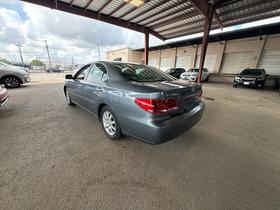 Lexus ES 330 4dr Sdn 2005