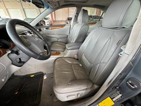 Lexus ES 330 4dr Sdn 2005