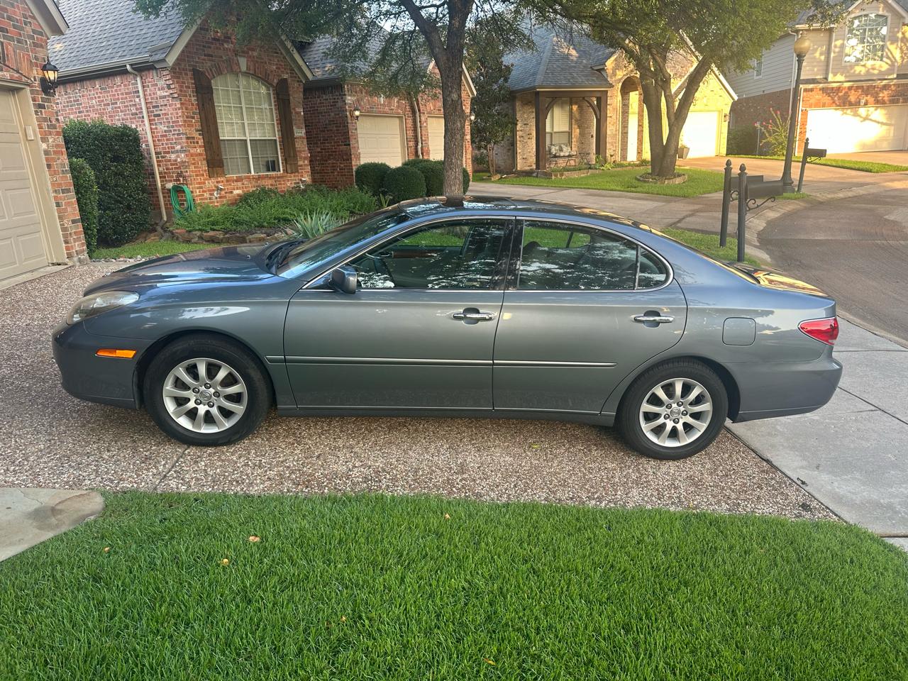 Lexus ES 330 4dr Sdn 2005