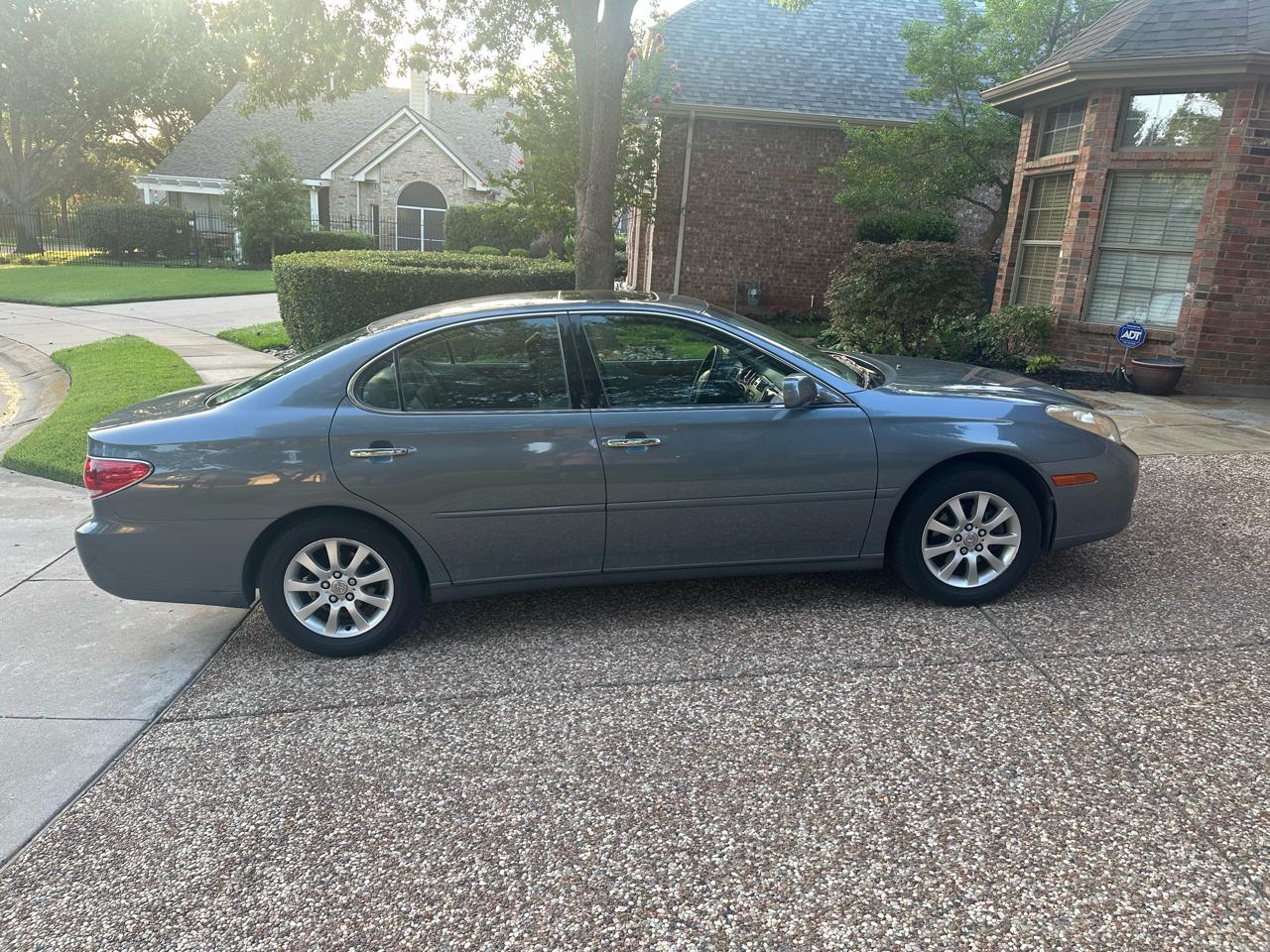 Lexus ES 330 4dr Sdn 2005